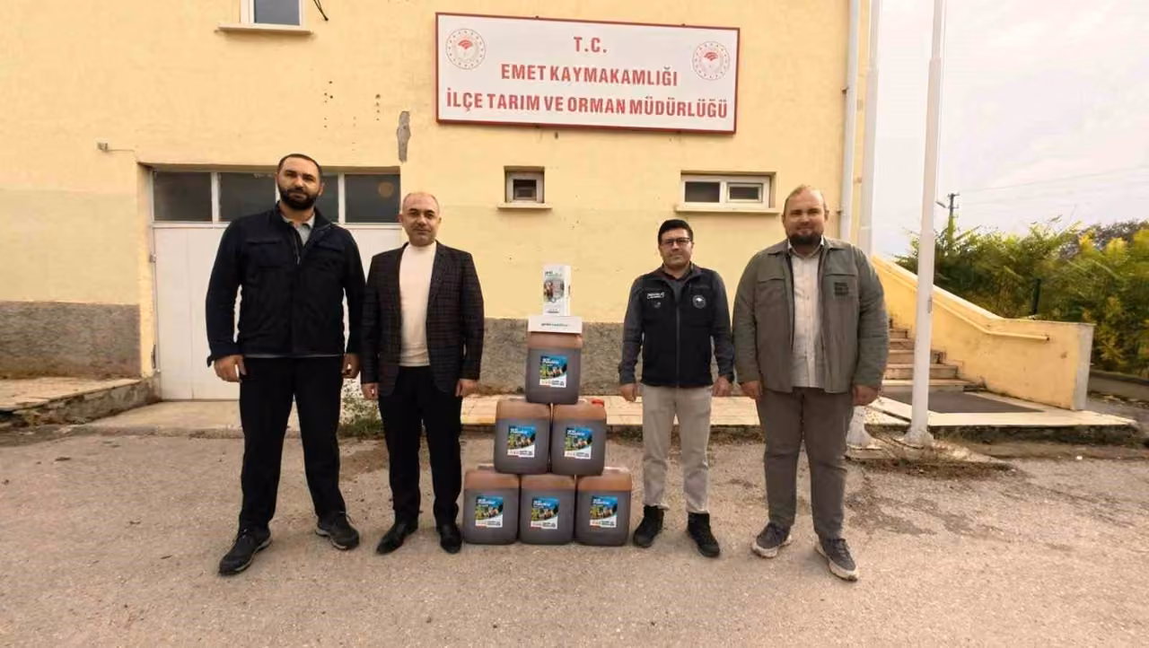 Emet’te 10 süt işletmesine antimastitör cihazı desteği