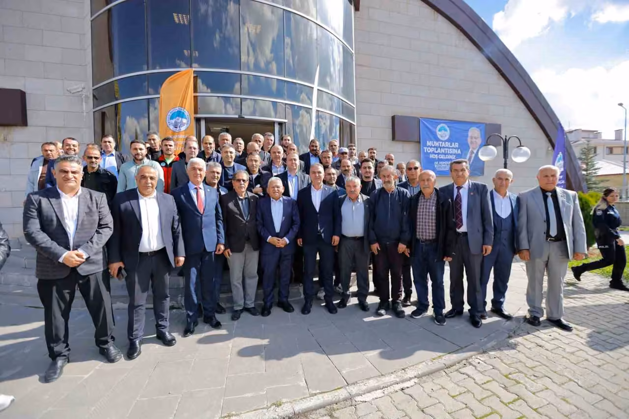Başkan Büyükkılıç, Sarız ve Pınarbaşı’nda muhtarlarla buluştu