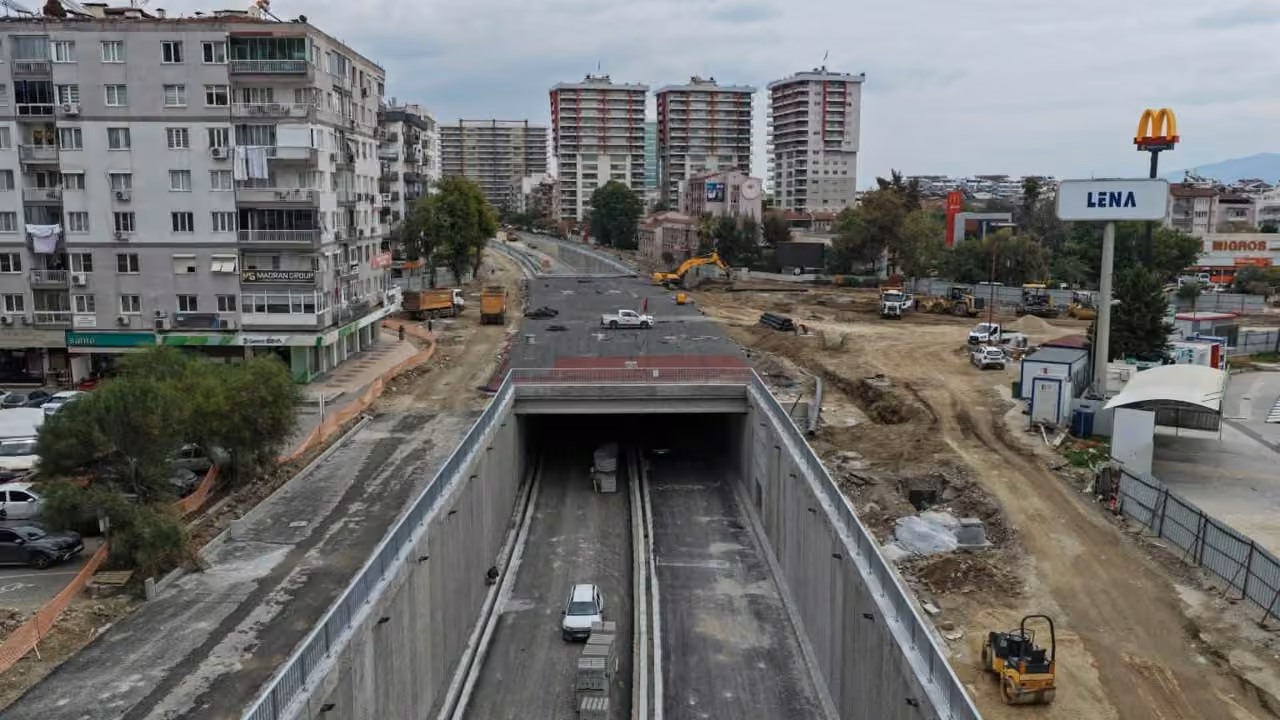 Aydın Yeni Dörtyol Köprülü Kavşağı’nda çalışmalar sürüyor