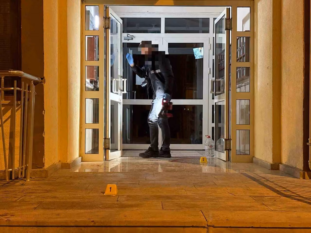 Kayseri’de binanın girişinde çıkan bıçaklı kavgada 2 kişi yaralandı