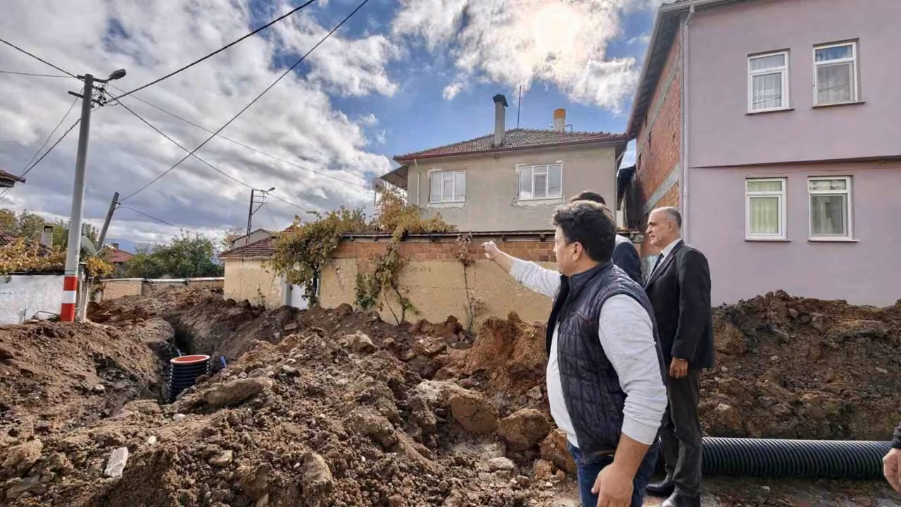 Hisarcık Kaymakamı Atam’dan Alınören köyü’nde altyapı incelemesi