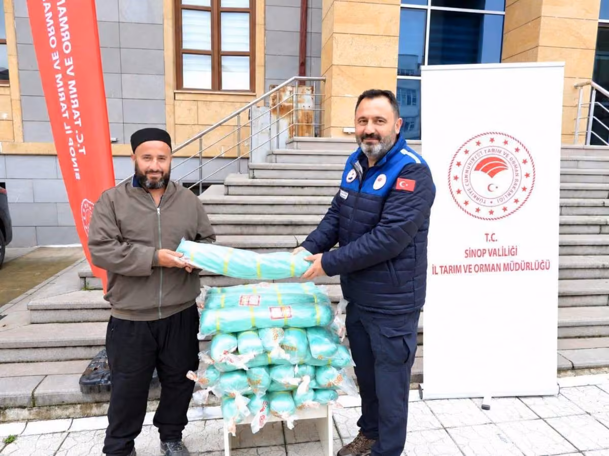 Sinop’ta geleneksel balıkçılara malzeme desteği