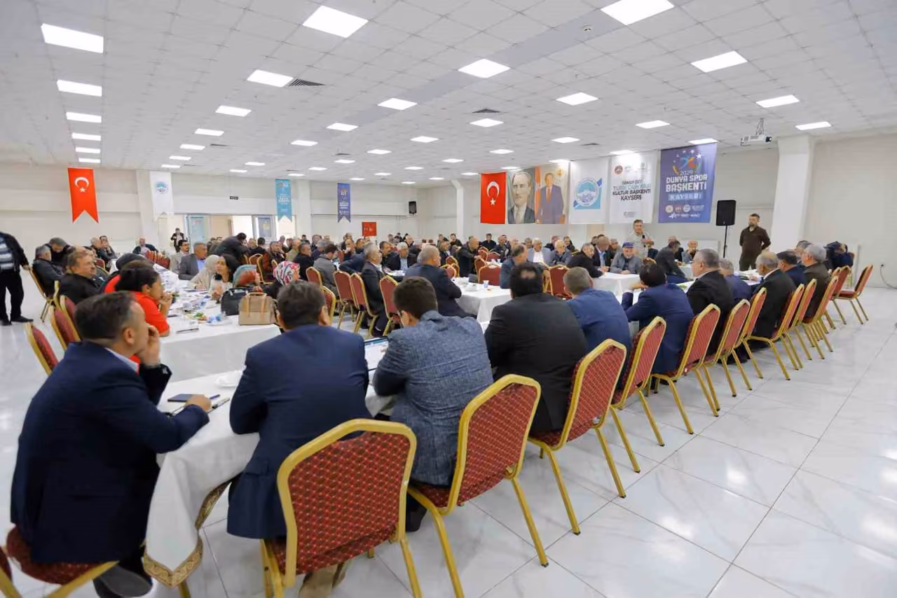 Başkan Büyükkılıç, Sarız ve Pınarbaşı’nda muhtarlarla buluştu