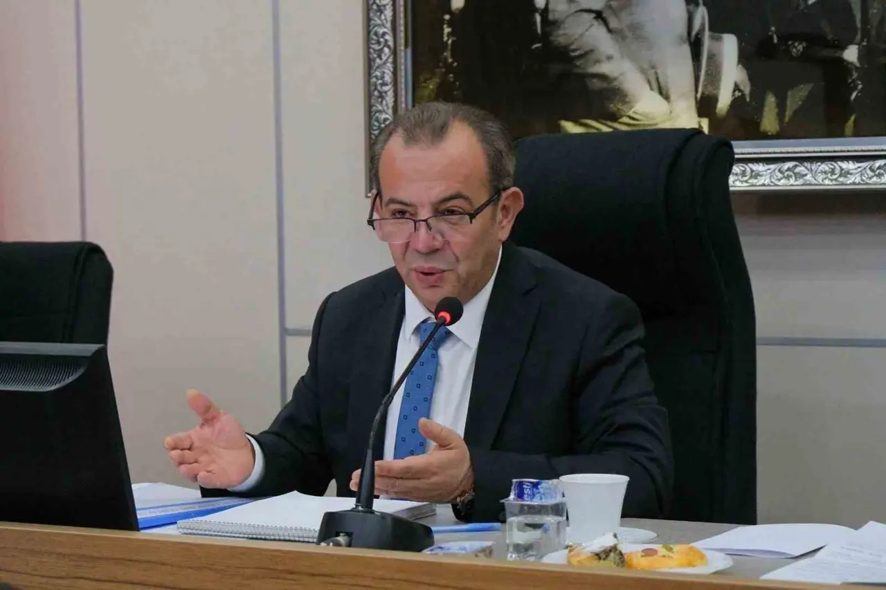 Tanju Özcan’a cinsel saldırı davasında beraat