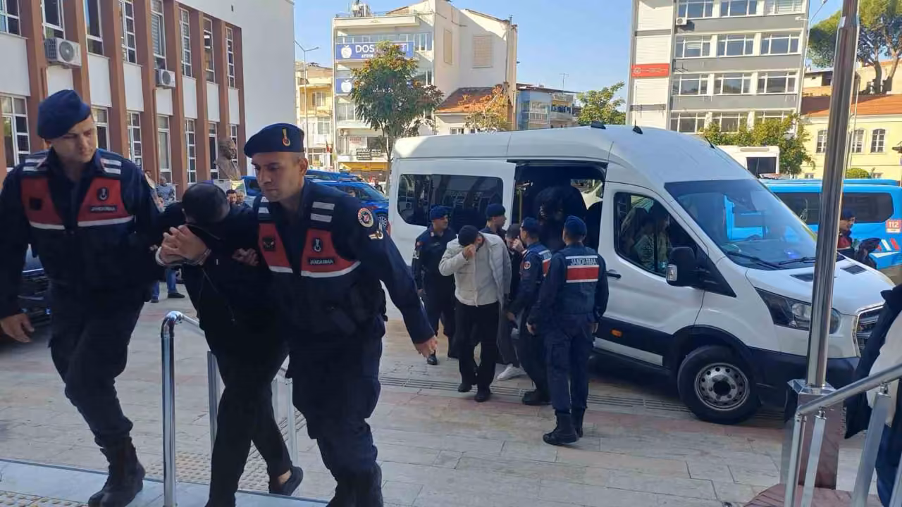 Adliyeye sevk edilen 71 şüpheliden 3’ü tutuklandı
