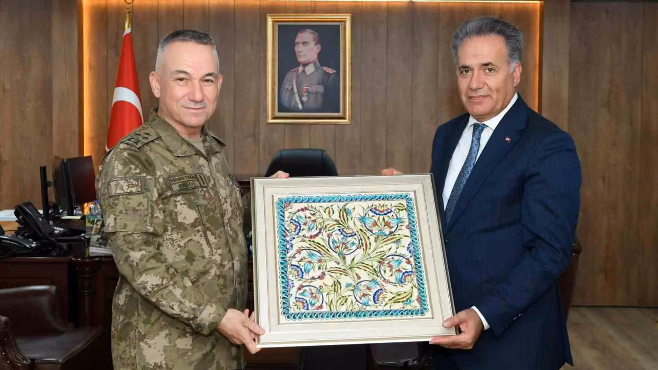 Rektör Akpolat’tan 2.Ordu Komutanı Gültekin Yaralı’ya ziyaret