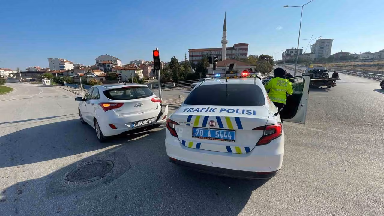Karaman’da otomobil ile motosiklet çarpıştı: 1 yaralı