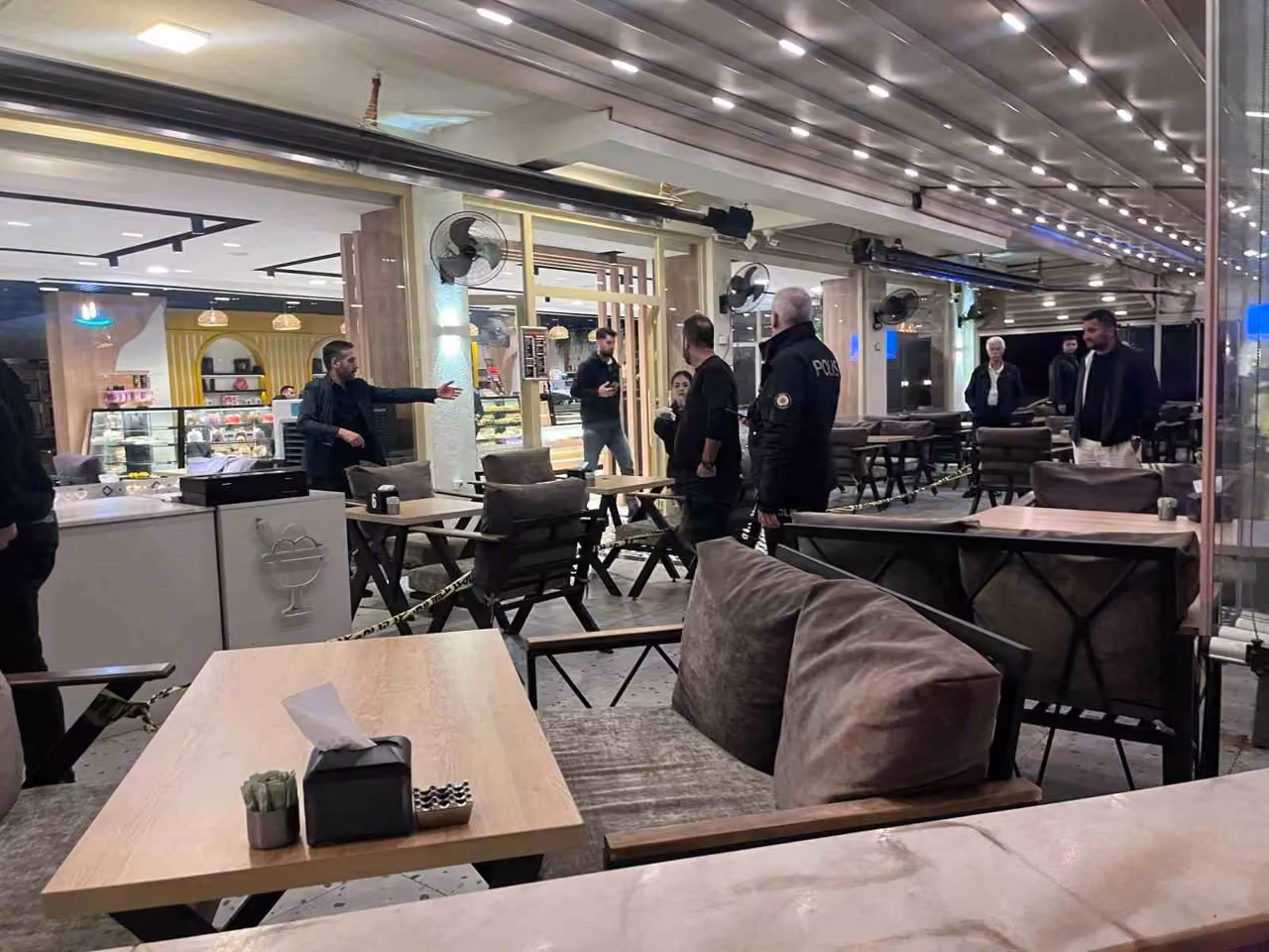 Efeler’de silahlar konuştu iki şüpheli kaçtı