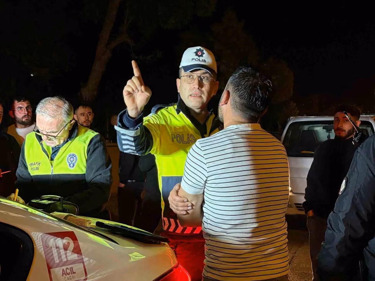 Karşı yola geçen otomobil, motosiklete çarptı: 1 ağır yaralı