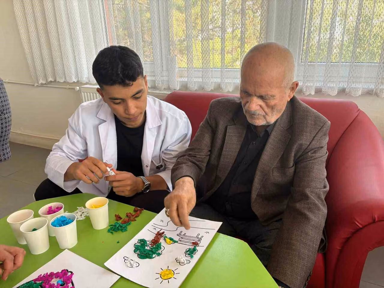 Üniversite öğrencilerinden yaşlılara yönelik anlamlı etkinlik