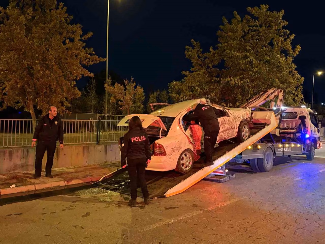 Kayseri’de otomobil kanala uçtu: 2 yaralı