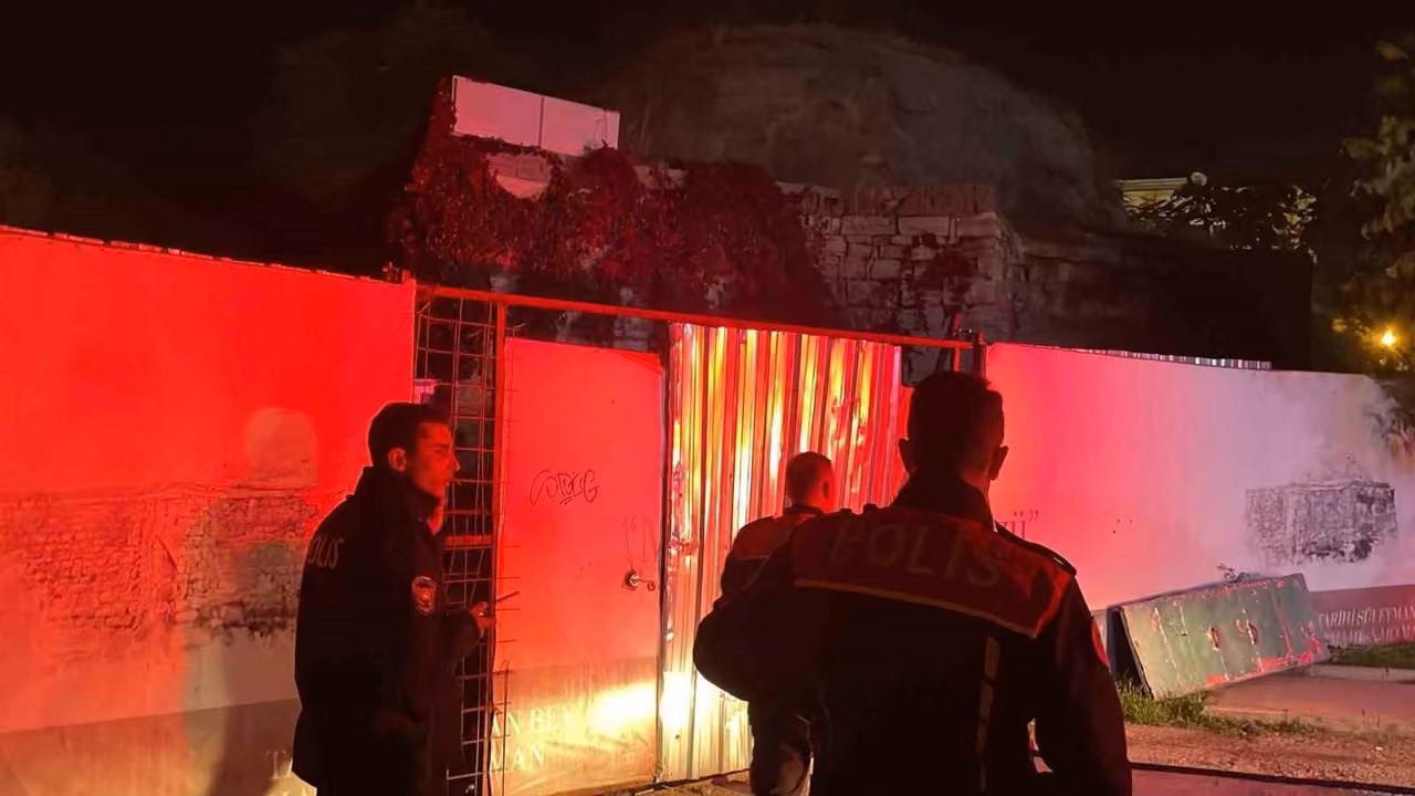 Karaman’da tarihi hamamın bahçesinde yangın