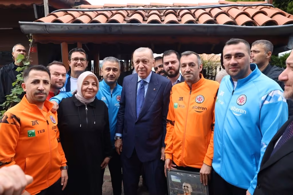 Cumhurbaşkanı Erdoğan, İstanbul Kastamonuspor yönetimini kabul etti