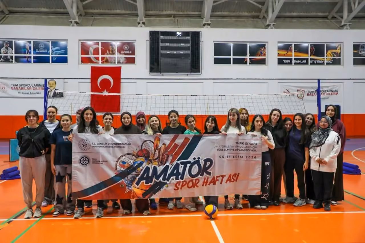 Sivas’ta yurtlarda spor şöleni düzenlendi