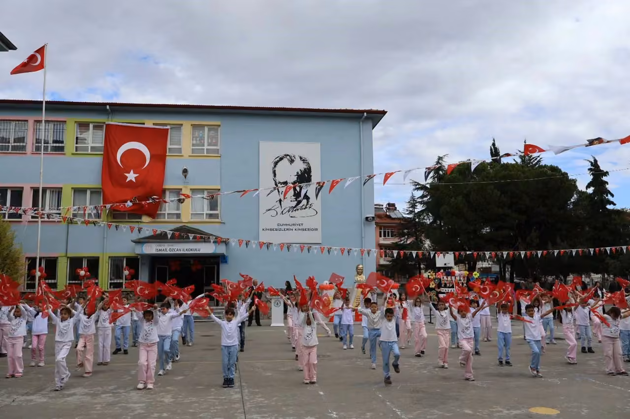 Çivril’de 29 Ekim coşkusu törenlerle başladı