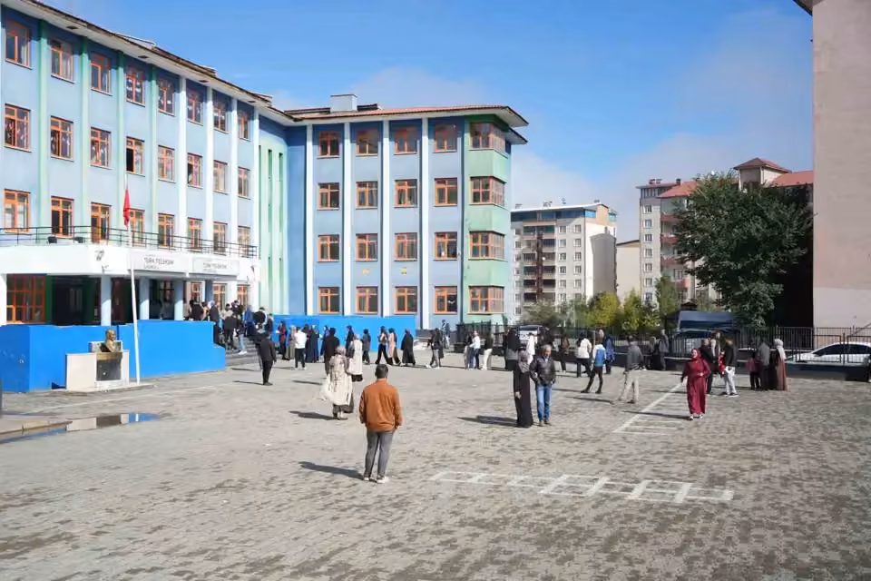 Muş’ta KPSS Ön Lisans oturumu başladı