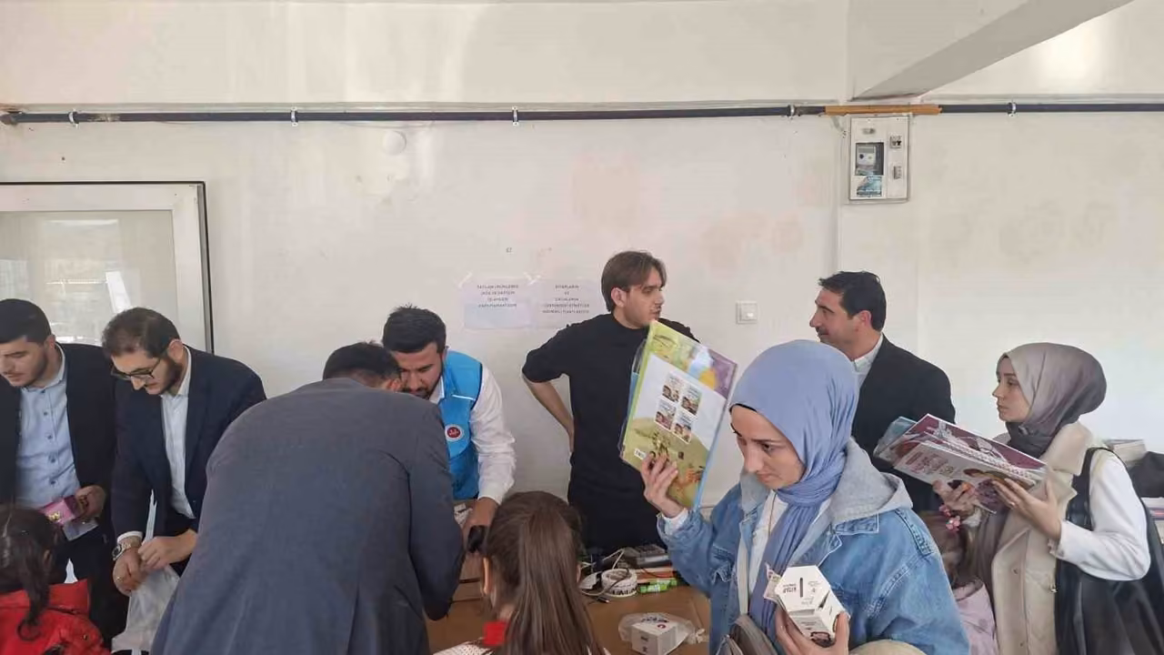 Hisarcık’ta kitap fuarı açıldı