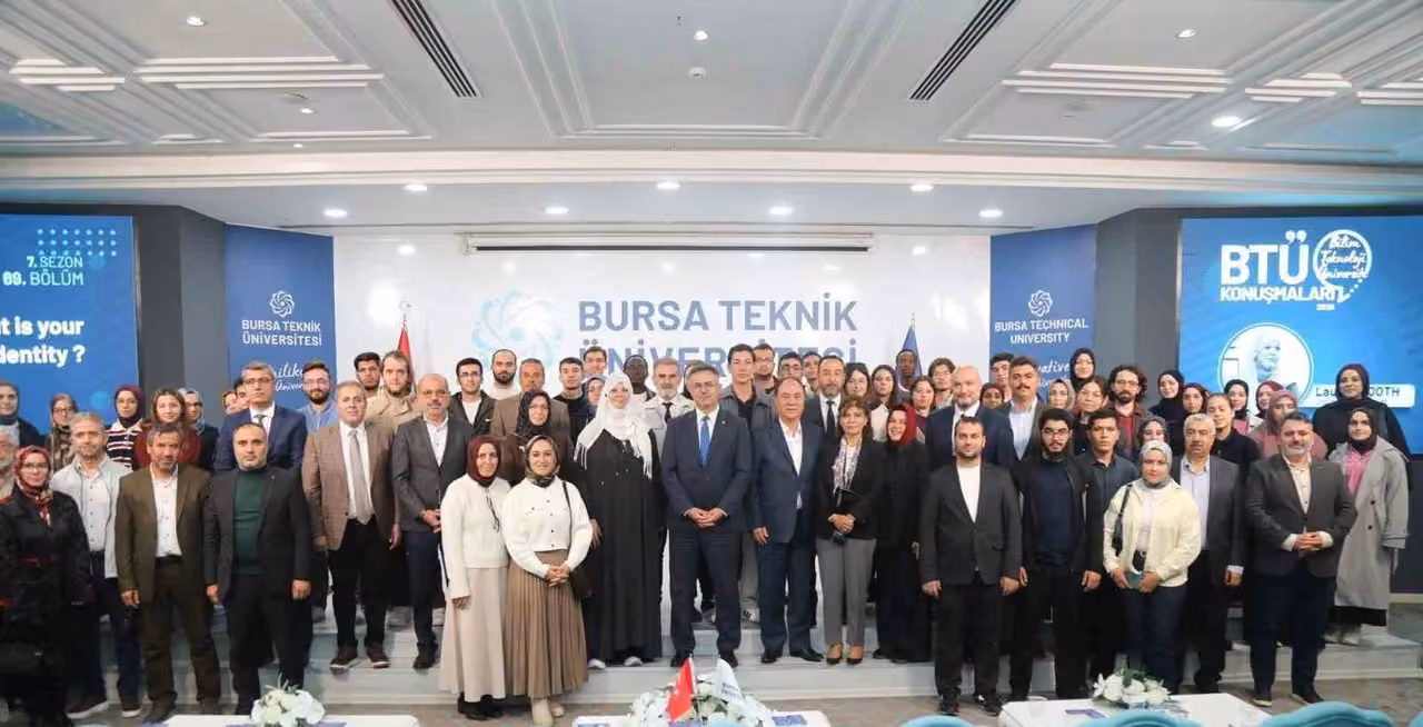 BTÜ’nün konuğu Lauren Booth: Kimlik bu dünyadaki en değerli varlığınızdır
