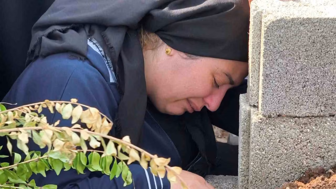 Batan gemide 2 evladını kaybeden annenin "Çok özledim sizi" paylaşımı yürek burktu