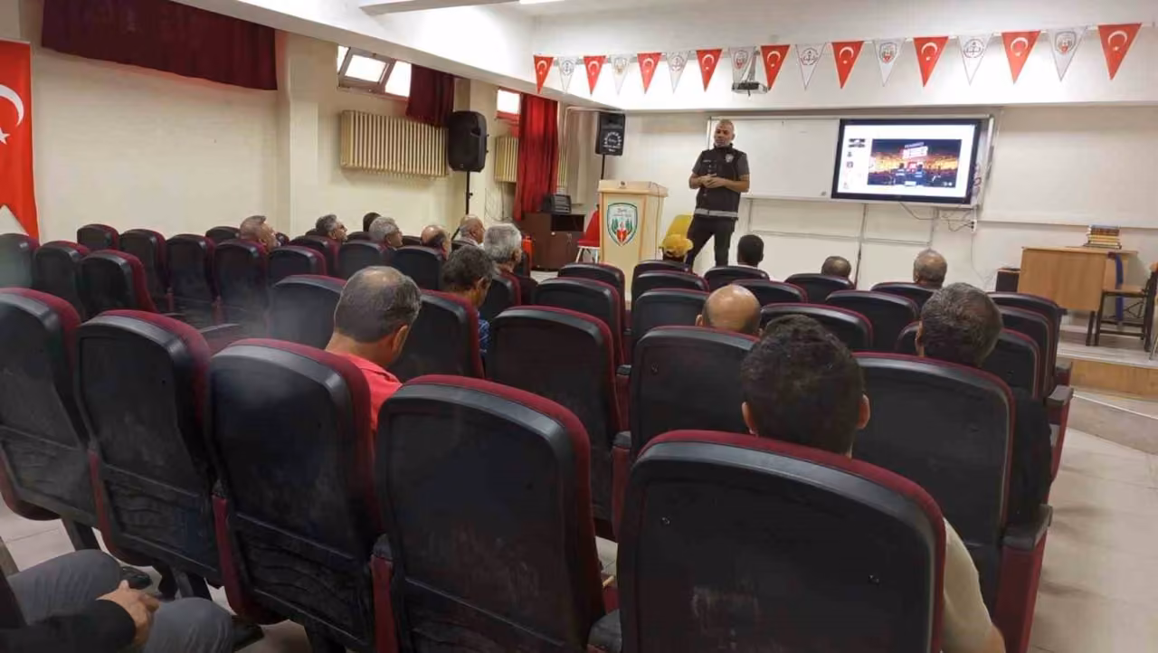 Adıyaman’da öğretmenlere uyuşturucuyla mücadele semineri