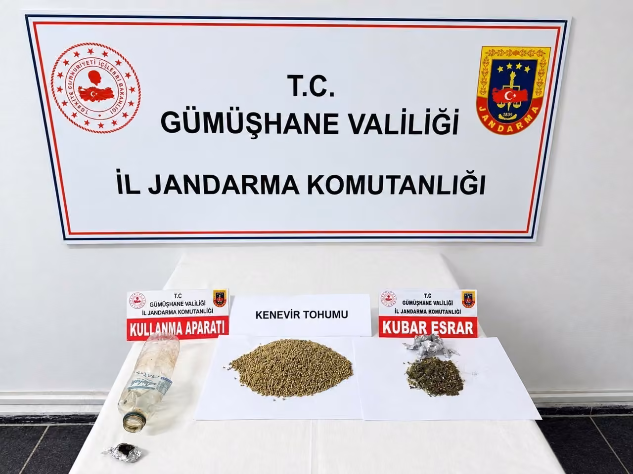 Gümüşhane’de durdurulan araçta uyuşturucu ve kenevir tohumu ele geçirildi