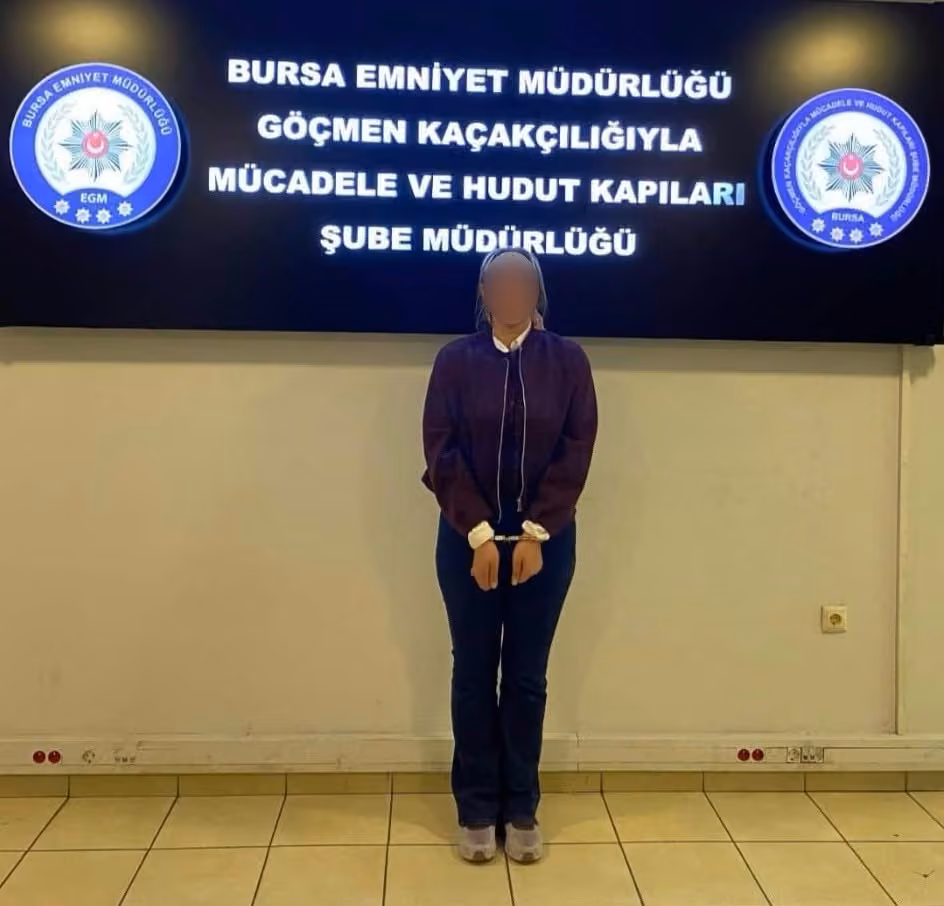Kendisini avukat olarak tanıttı, yakayı ele verip sınır dışı edildi