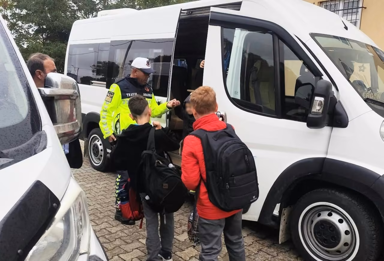 Hayrabolu’da jandarmadan okul servislerine sıkı denetim