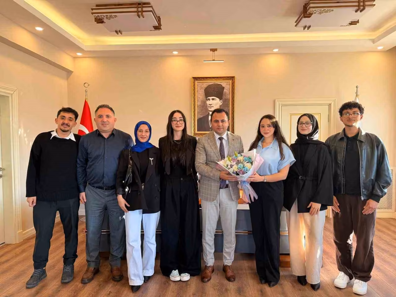 Üniversite öğrencileri fikirlerini Kaymakam Uzan’a aktardı
