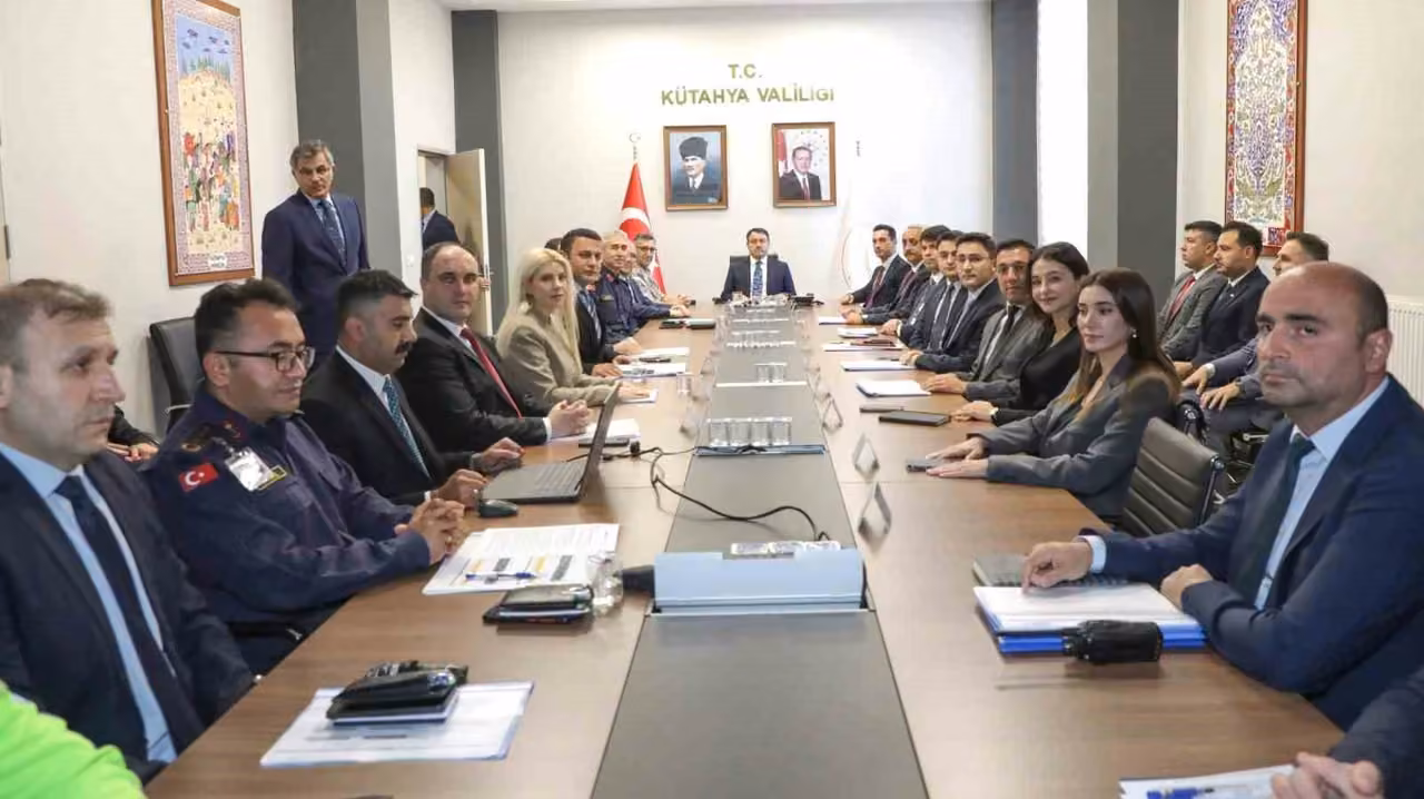 Kütahya’da uyuşturucu, kaçakçılık ve trafik güvenliği masaya yatırıldı