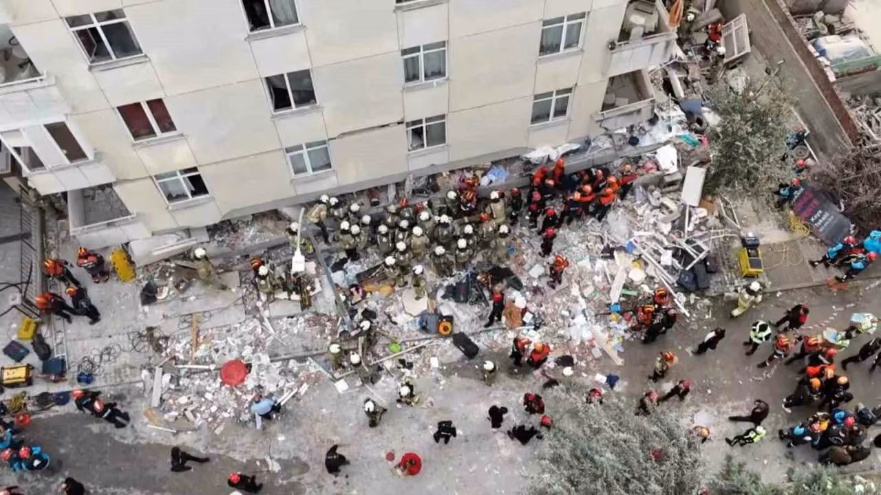 Maltepe’de çöken bina ile ilgili soruşturma başlatıldı