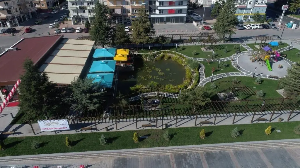 Başkan Çolakbayrakdar: "Tesislerimizle hemşehrilerimizin hayatına ve ilçeye değer katıyoruz"
