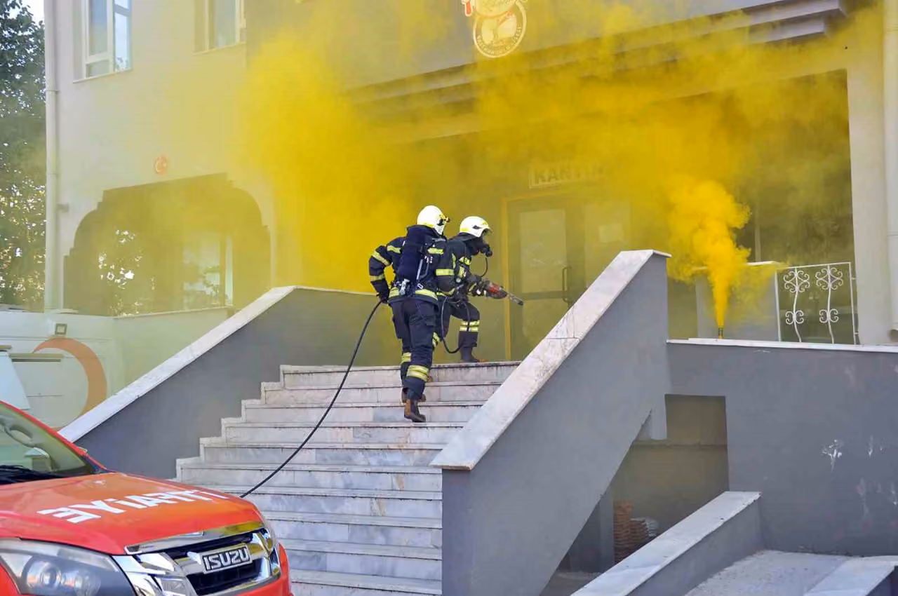 Kurtarma ekiplerinden okulda ortak tatbikat