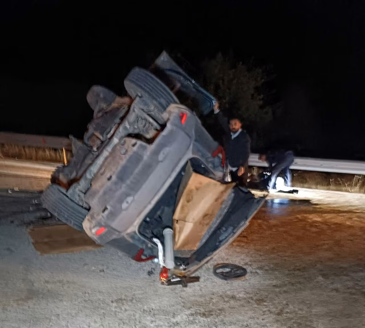 Malatya’da beton mikseri ile çarpışan araç devrildi: 2 yaralı