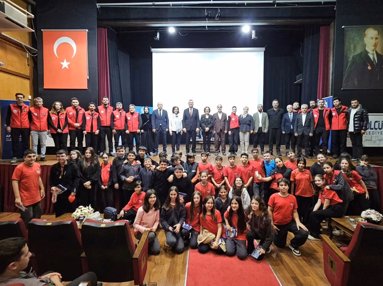 Gölcük’te afet risklerinin azaltılması panelde ele alındı