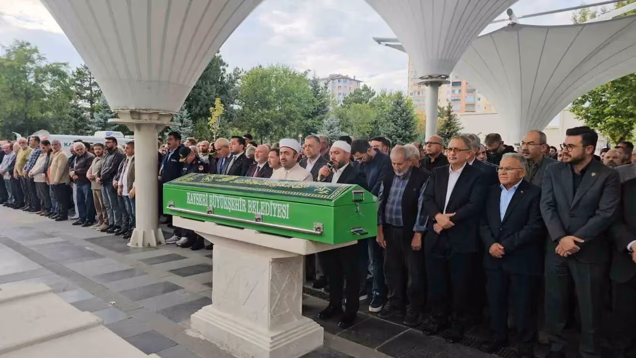 İYC Başkanı Oğuz Memiş son yolculuğuna uğurlandı