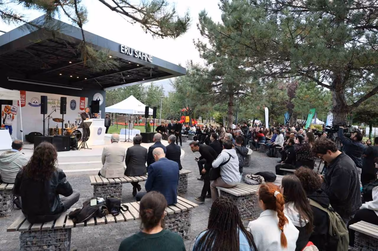 ERÜ Gençlik Parkı açıldı