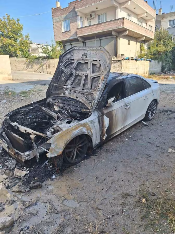 Otomobile önce ateş açıldı, sonra kundaklandı