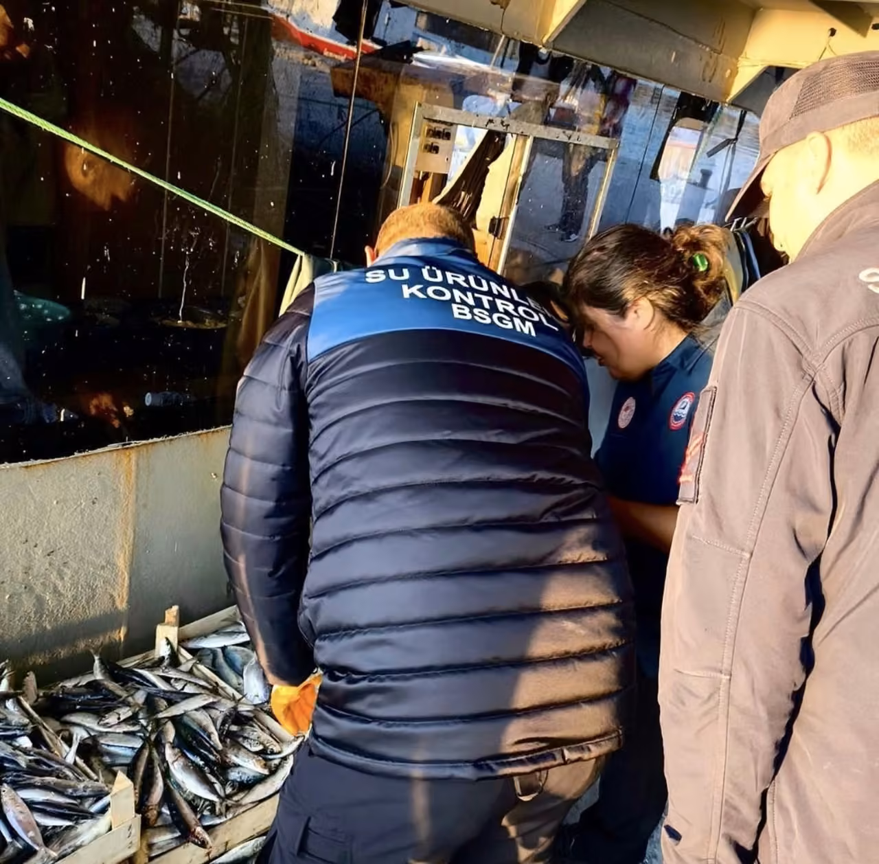 Mersin’de yasa dışı balık avcılığına karşı denetimler sürüyor