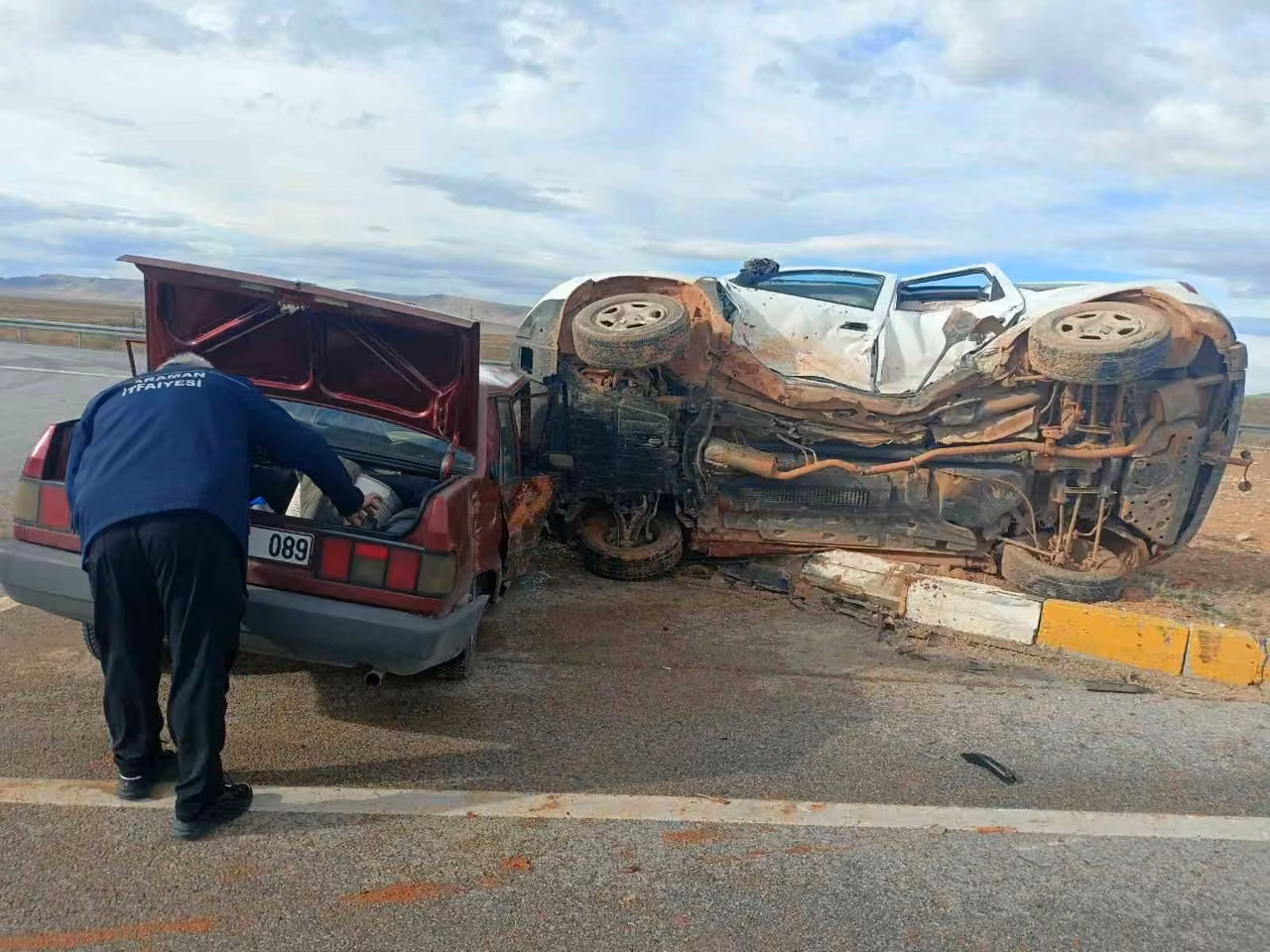 Karaman’da otomobille cip çarpıştı: 2 yaralı