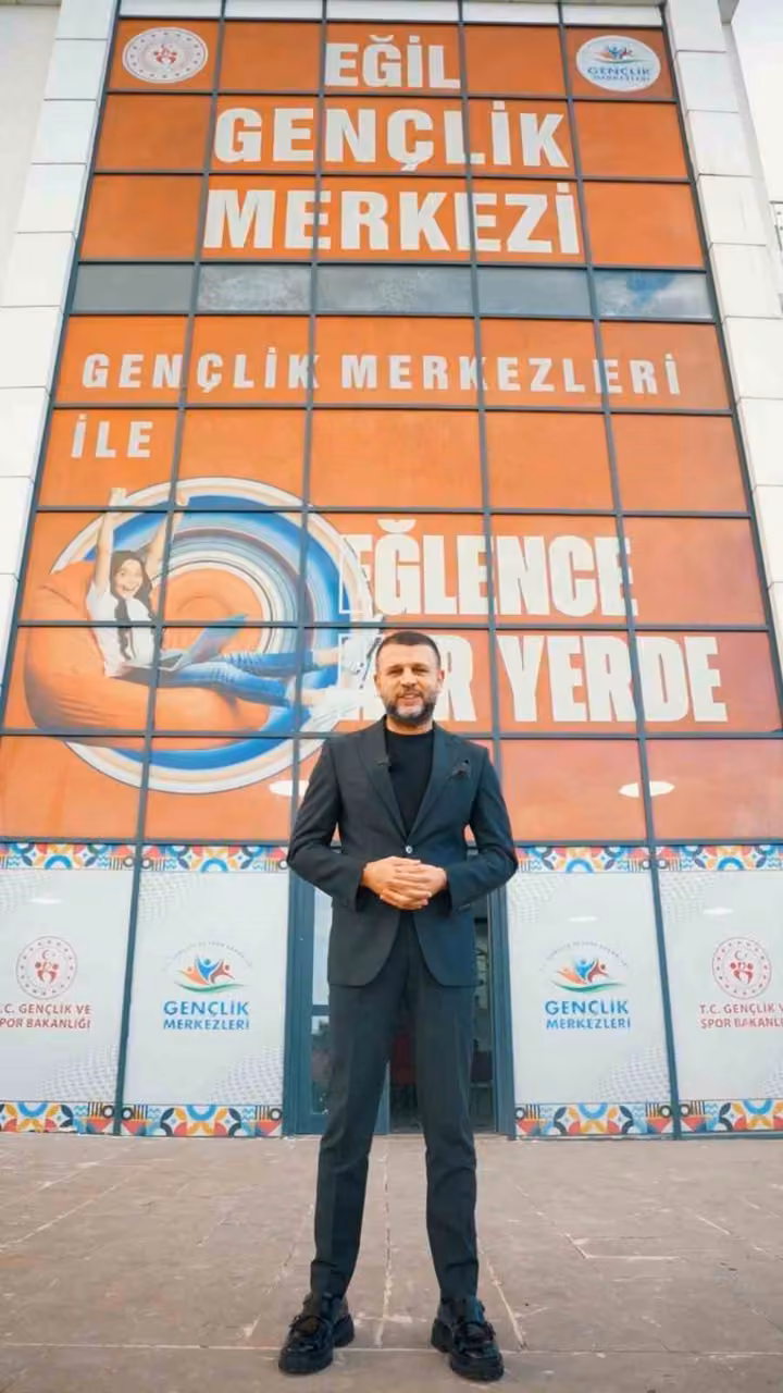 Eğil Belediyesinden üniversite öğrencilerine eğitim desteği
