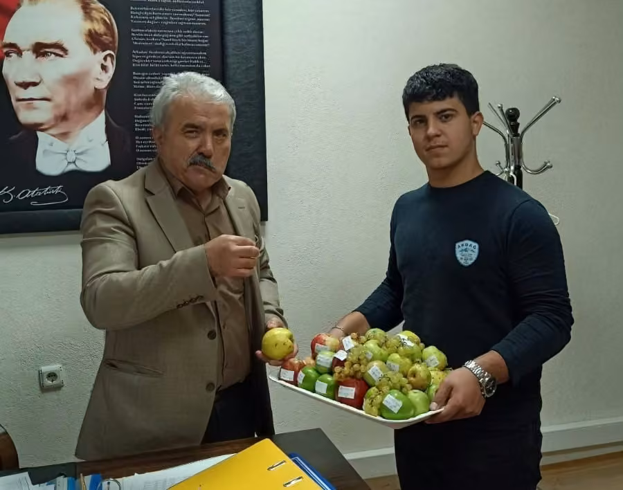 Öğrencilerden öğretmenlerine "sağlıklı nefes" ikramı