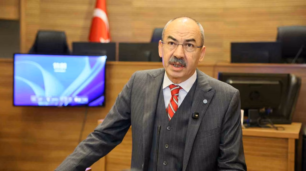 Başkan Gülsoy mazbatasını aldı