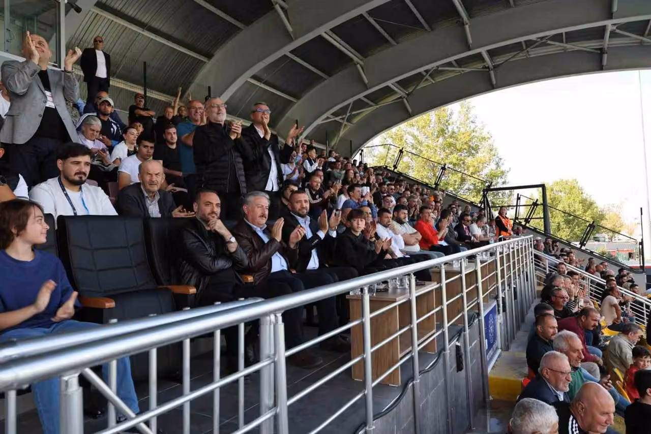 Erciyes 38 FK Kulüp Başkanı Ersoy’dan Başkan Palancıoğlu’na teşekkür