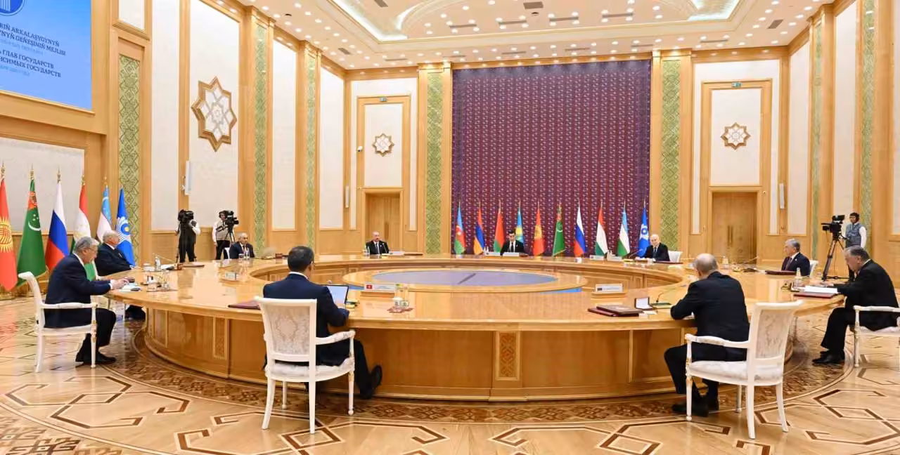 Azerbaycan Cumhurbaşkanı Aliyev: "Orta vadede hedefimiz, Azerbaycan’dan geçen yük taşımacılığını her bir yönde 15 milyon tona çıkarmaktır"