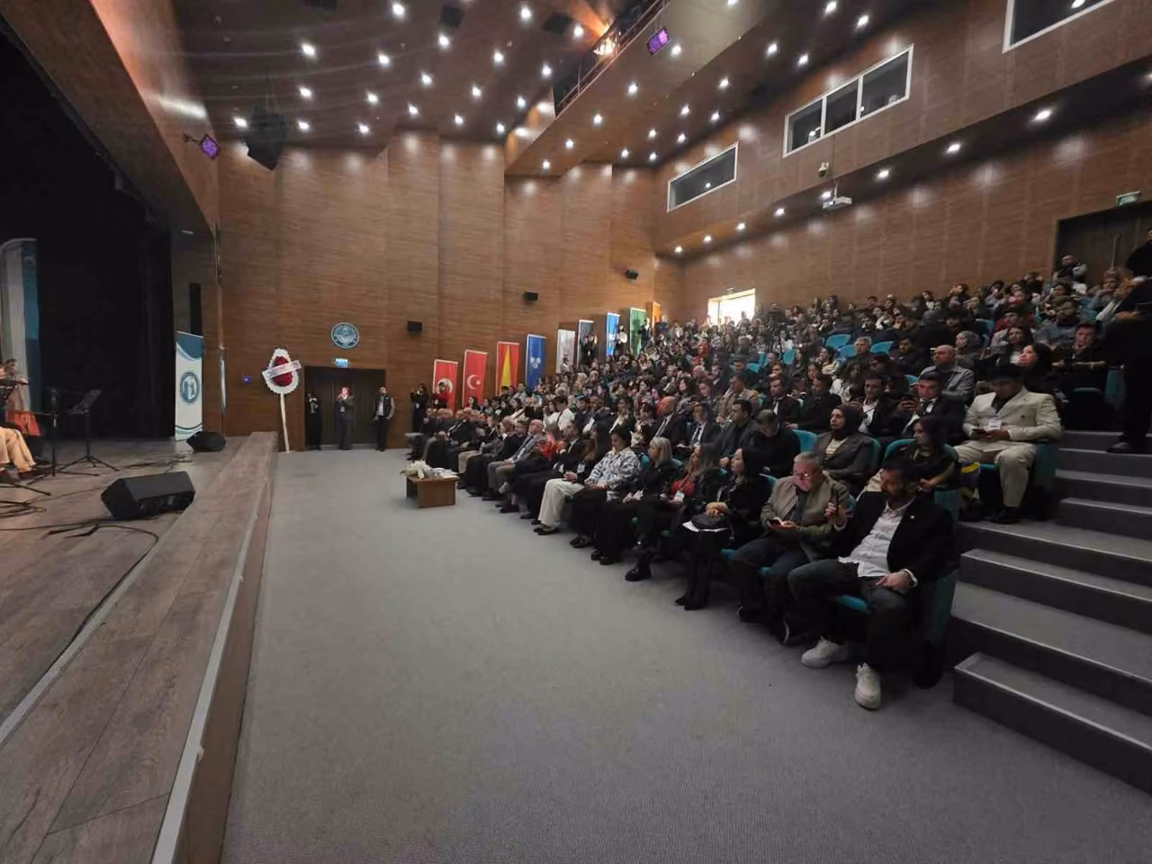 Bandırma’nın tarihî mezar taşları uluslararası kongrede ele alındı