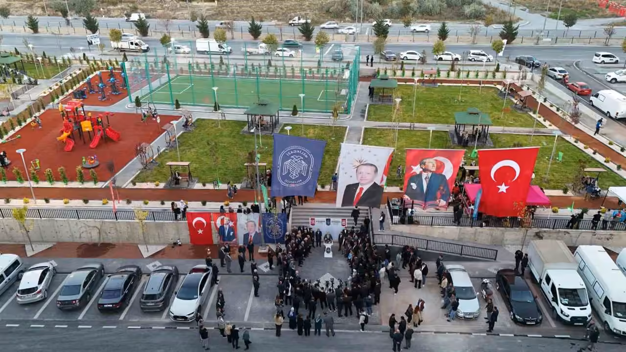 Melikgazi Belediyesi Fırat Yılmaz Çakıroğlu Parkı açıldı