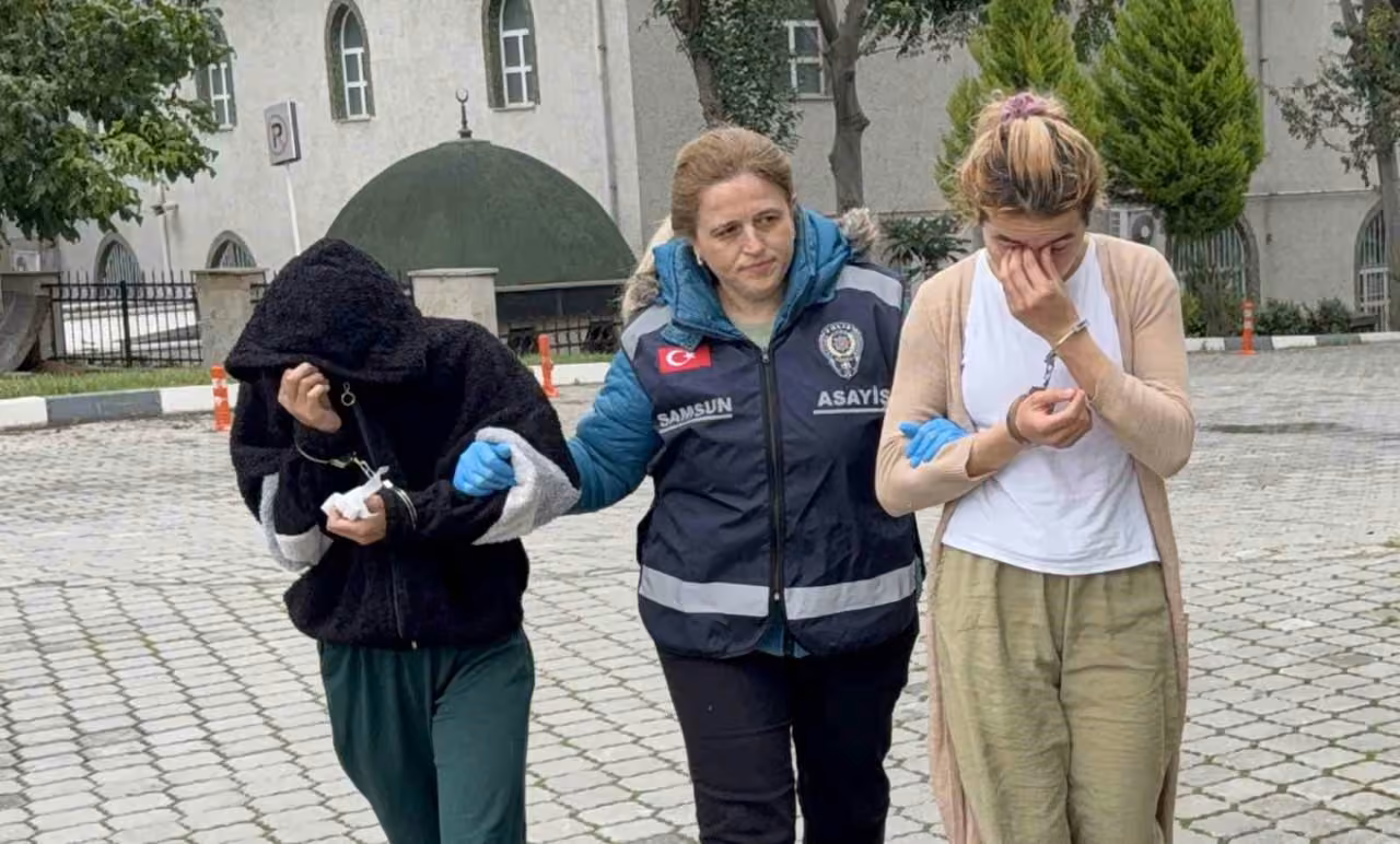 100 bin liralık ziynet eşyası hırsızlığından 2 kadın tutuklandı
