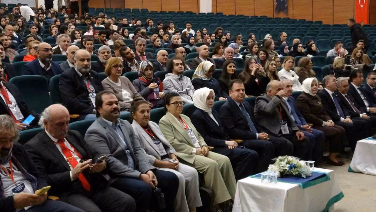 Kars’ta 13. Uluslararası Çocuk ve Gençlik Edebiyatı Sempozyumu düzenlendi
