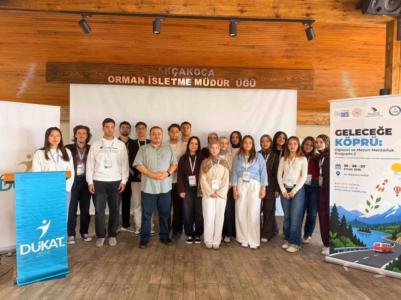 Üniversite öğrencileri mezunlarla deneyimlerini paylaştı