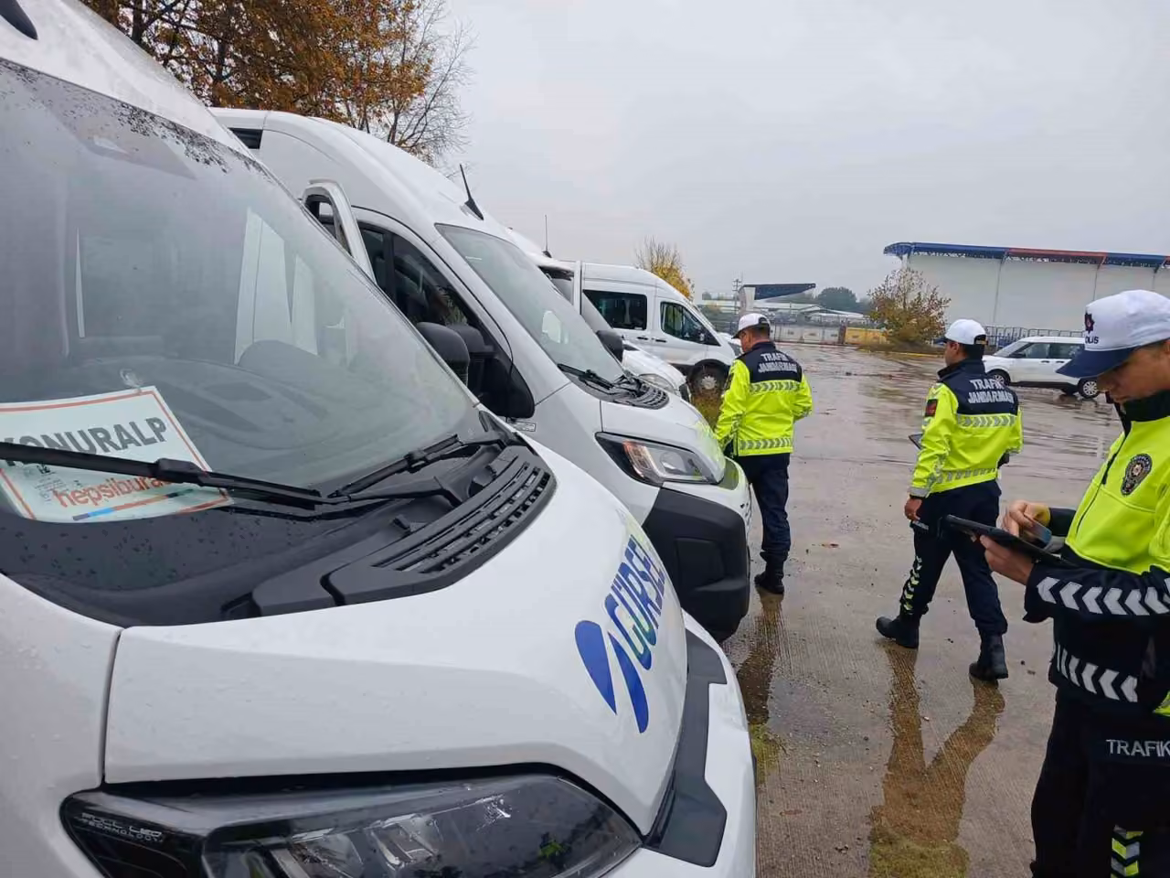 Düzce’de okul servis araçları sıkı denetleniyor